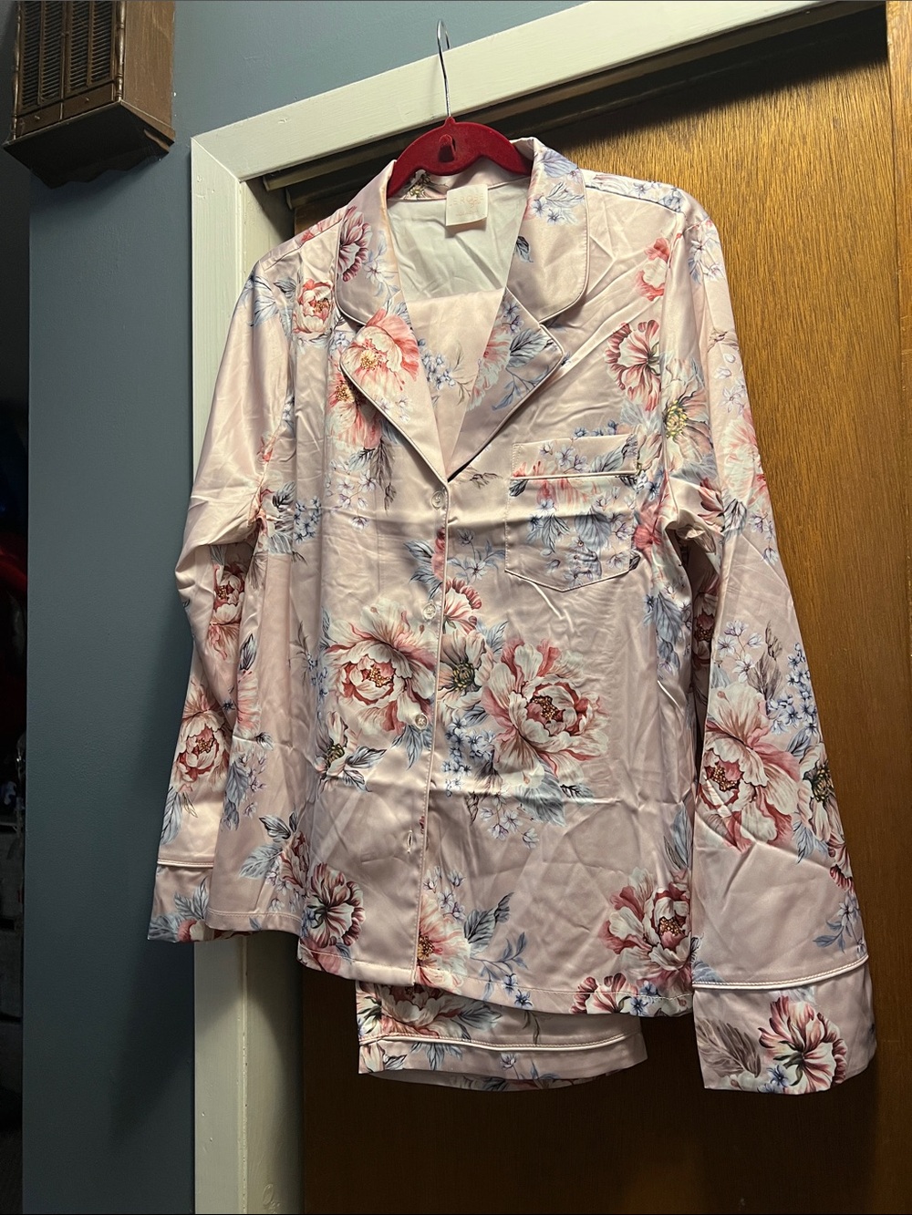 Women's Floral Satin Pajama Top in Light Pink
